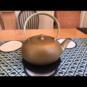 Teavana tea pot with hot plate